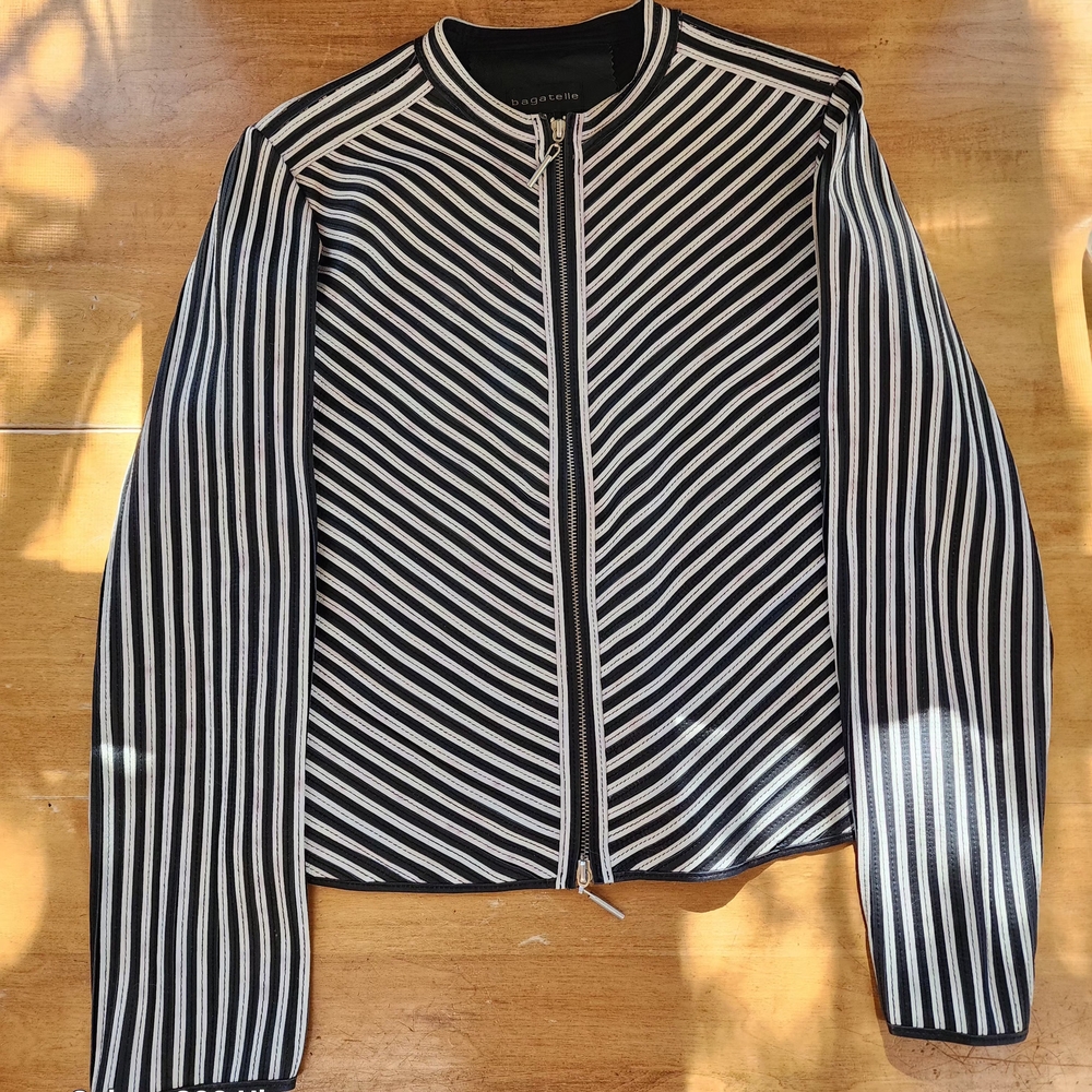 Bagatelle Black and White Chevron Blazer